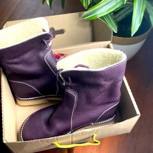 Arhus by Duckfeet, Plum size 44, mint condition